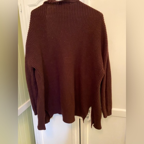 Red knit cardigan with side slits - Picture 2 of 2